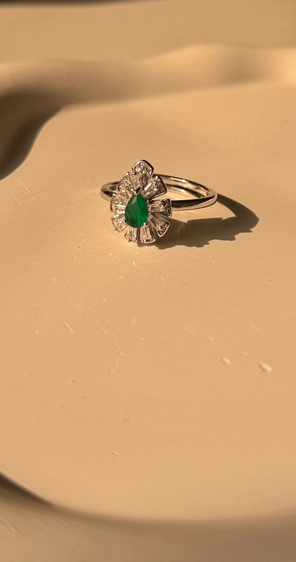 Luxury ring eye drop green